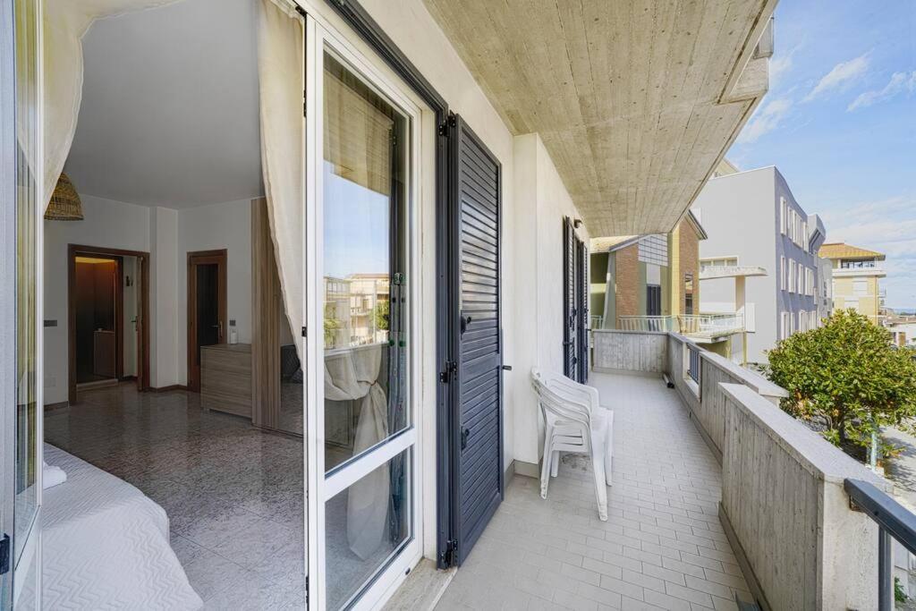 Comfort & Relax Centrale, Wifi E Parking Porto SantʼElpidio Екстериор снимка