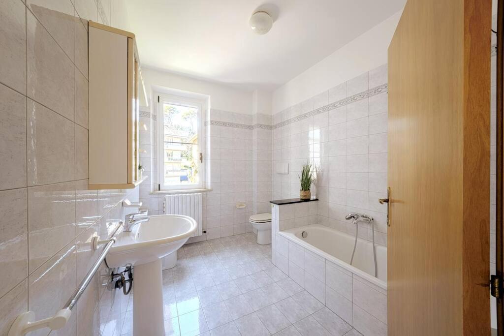 Comfort & Relax Centrale, Wifi E Parking Porto SantʼElpidio Екстериор снимка